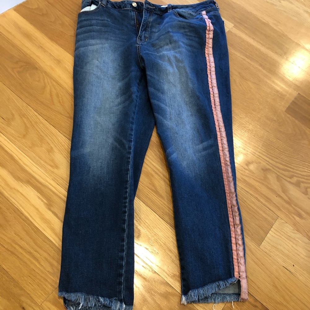 Jeans with pink stripe on the side